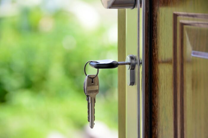 Home Insurance Vs. Home Warranty